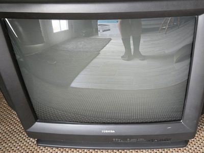 27 inch Toshiba CRT