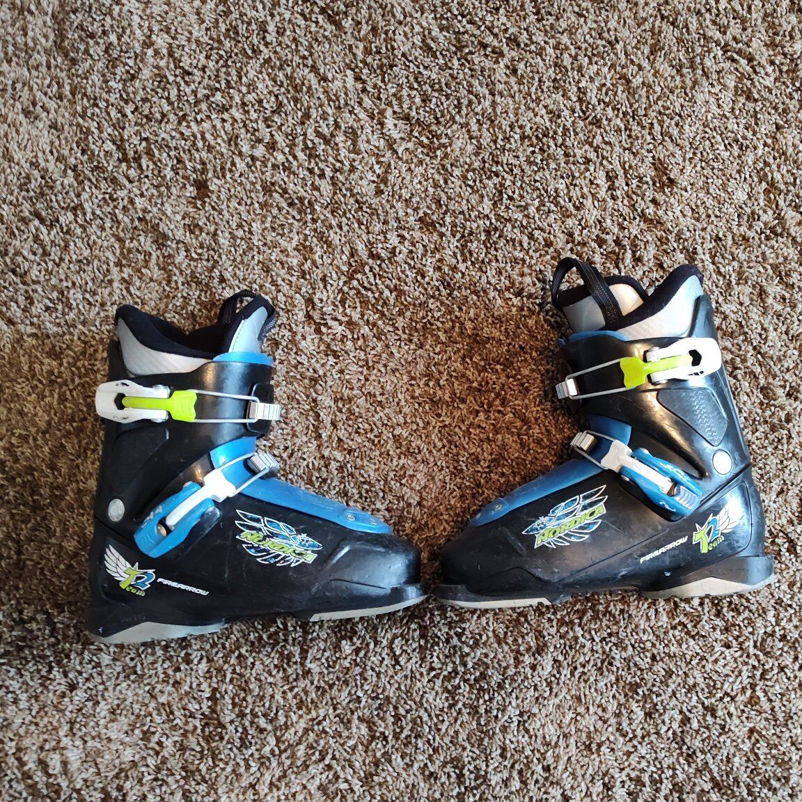 kids ski boots Nordica 23 23.5