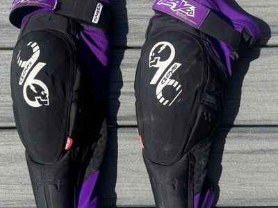 EVS Slayco96 Knee Guards Knee Pads Size S/M