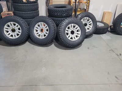 Ford 8x170 superduty 5 wheels & 6 tires