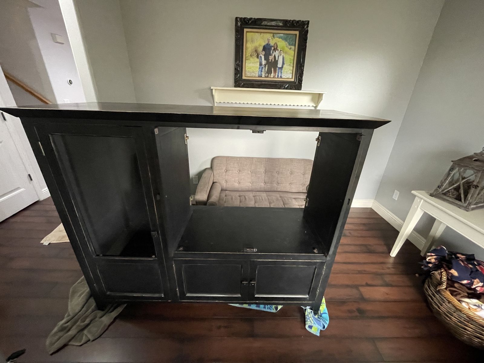 Tv cabinet
