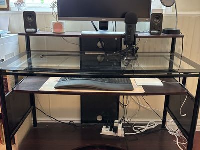 Computer desk, excellent condition