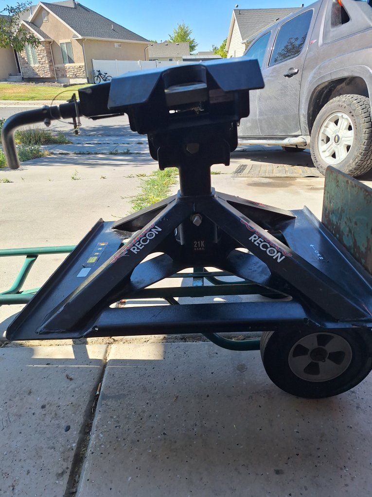 Recon 21K GVWR Fifth Wheel Hitch