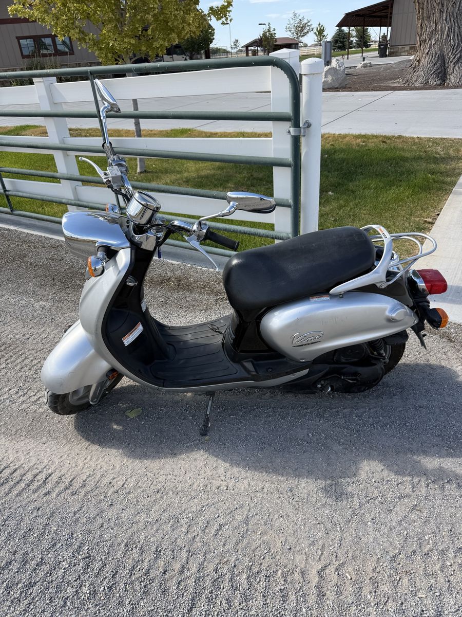 2006 Yamaha Vino 125 Scooter - Not Running, Low Miles