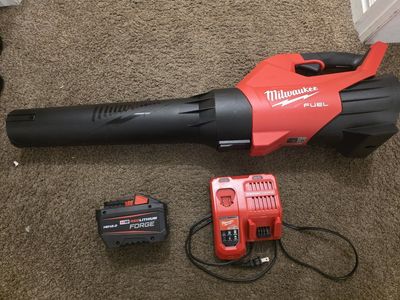New Milwaukee M18 FUEL 120 MPH 500 CFM 18V Leaf Blower Kit with 12AH Forge Battery