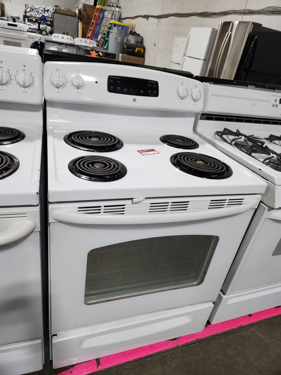GREAT GE COIL TOP RANGE! WITH A FULL WARRANTY