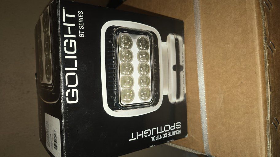 GoLight work lights spotlight  GT 20008 w/ remote