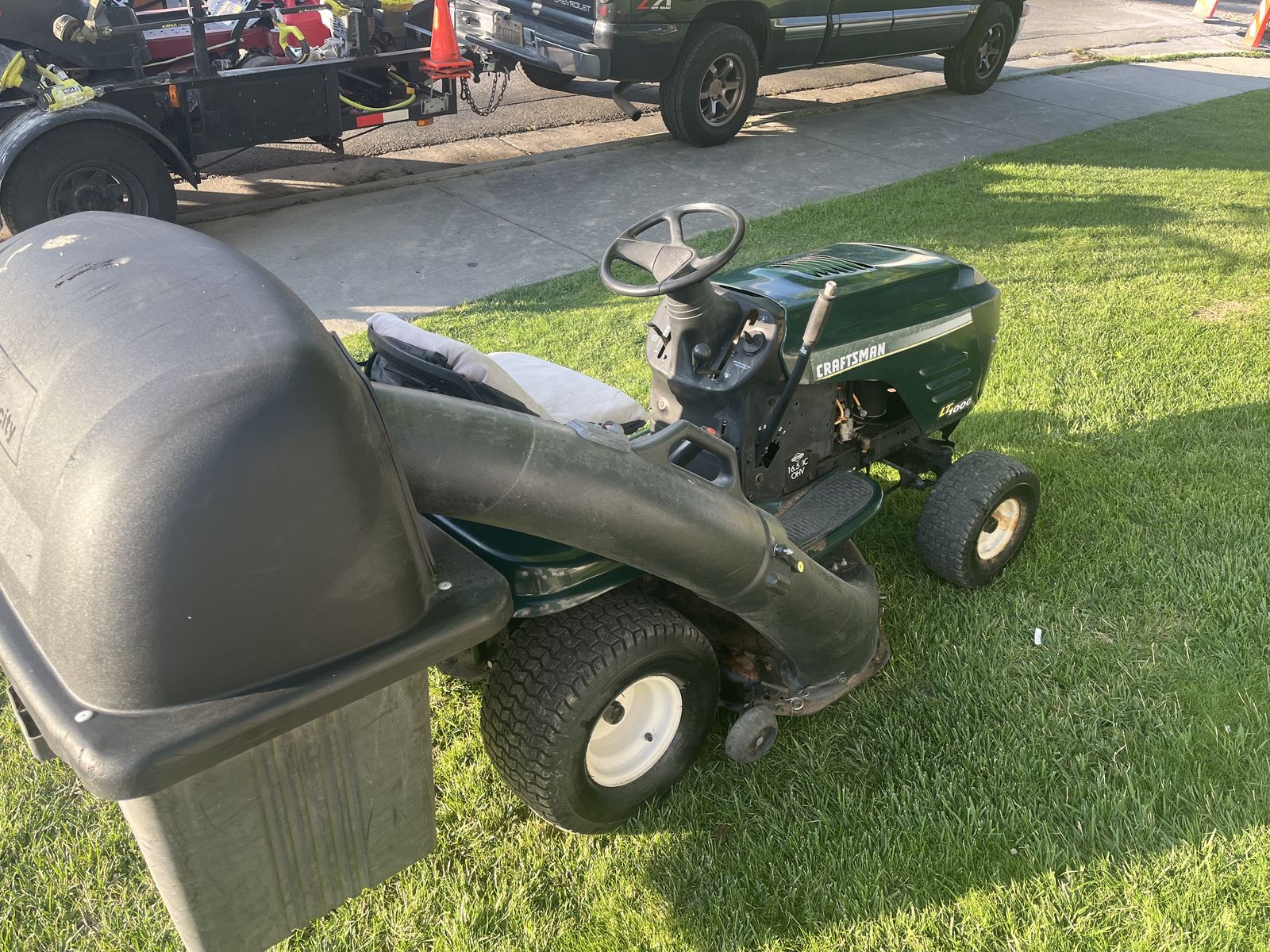 Craftsman riding Lawnmower