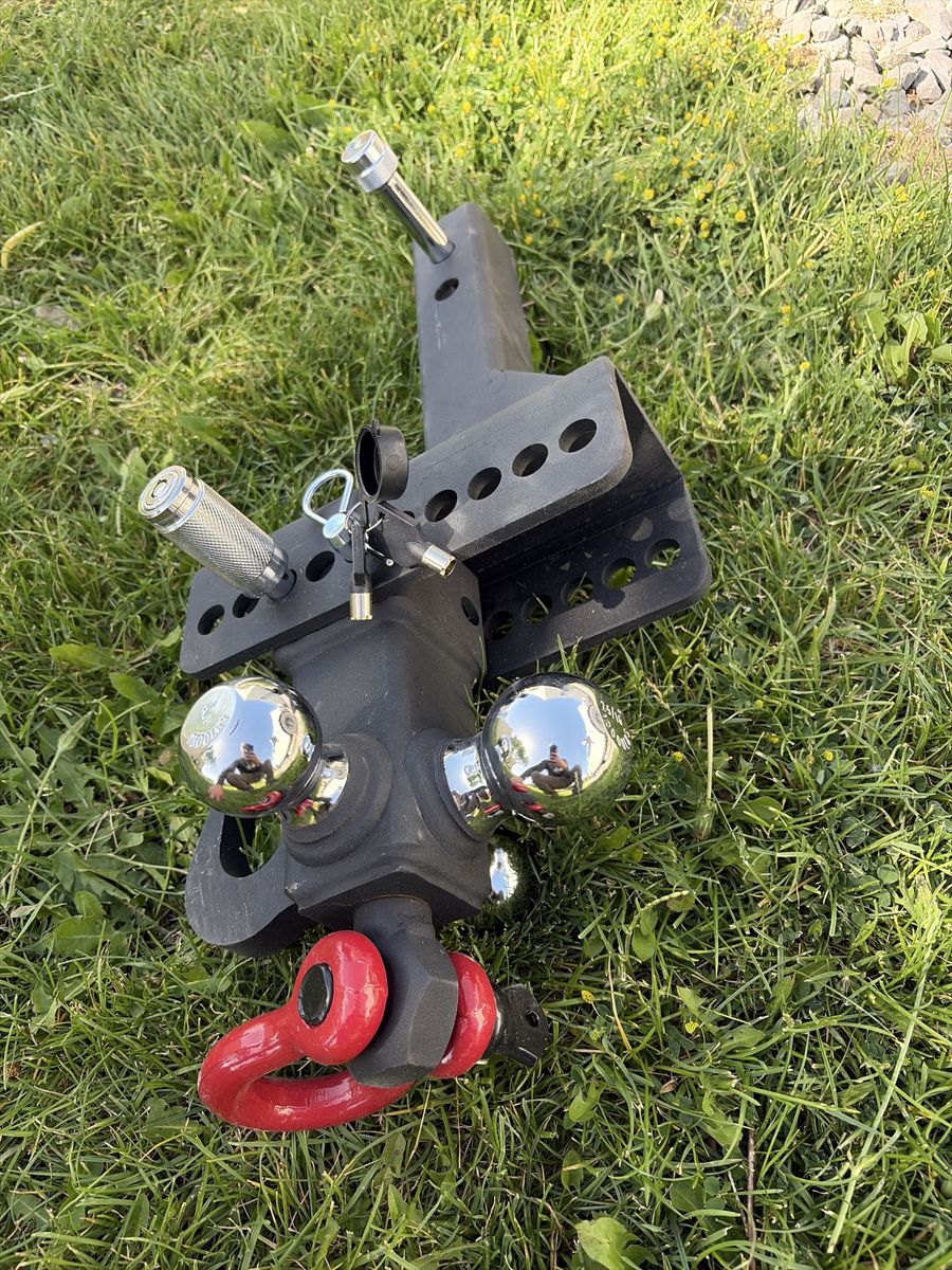 Adjustable Trailer Hitch Ball Mount with D-Ring Shackle and Locking Pins