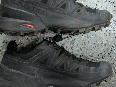 Salomon Speedcross 5 Trail Running Shoes women's Size 6 US Black Quicklace Contagrip