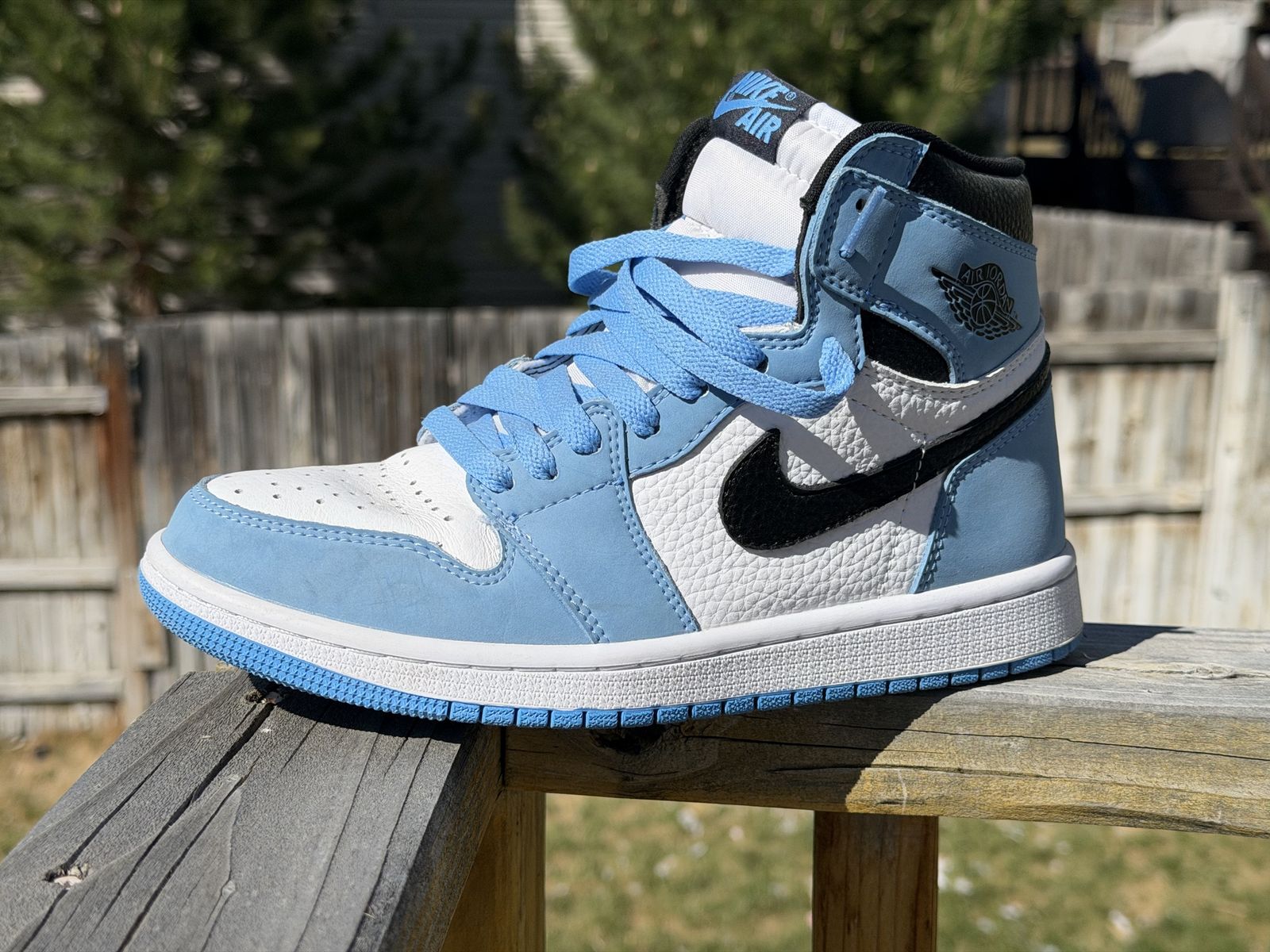 Air Jordan 1 - University Blue Size 5.5