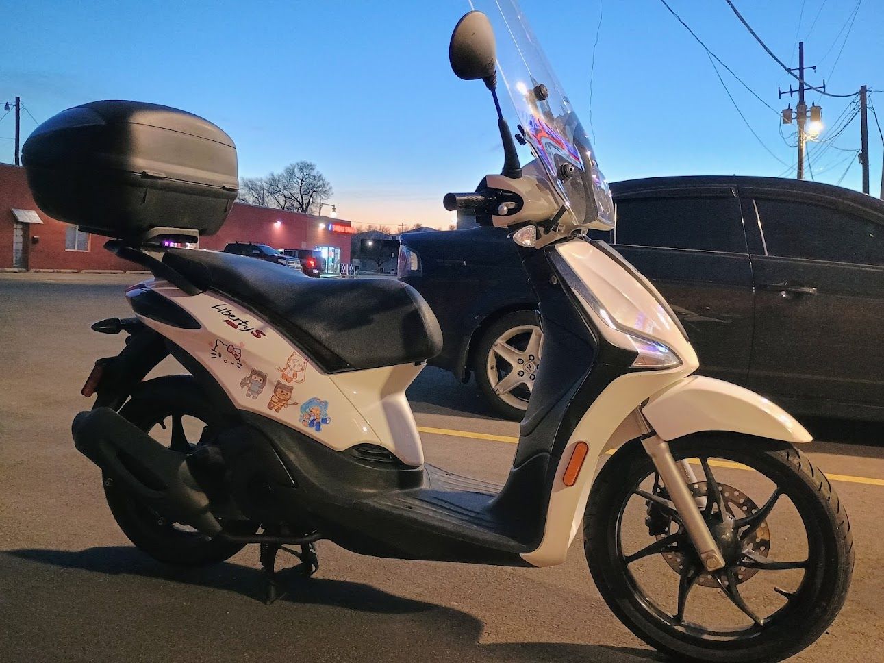2024 Piaggio liberty 150 S complete with accessories and USB!