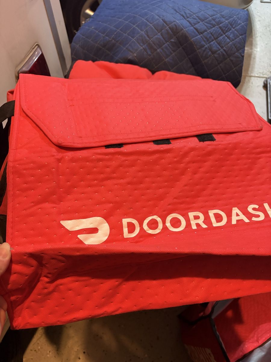 Official DoorDash Red Insulated Food Delivery Thermal Bag for pizza 