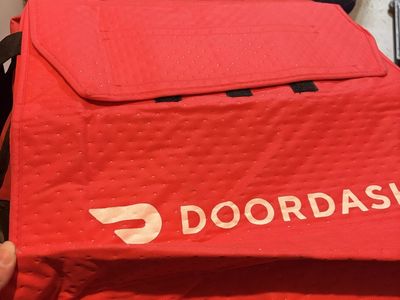 Official DoorDash Red Insulated Food Delivery Thermal Bag for pizza