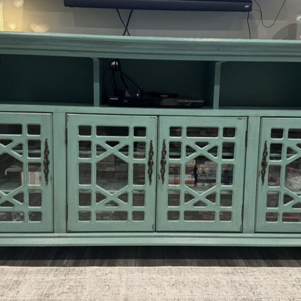 TV / Entertainment Stand