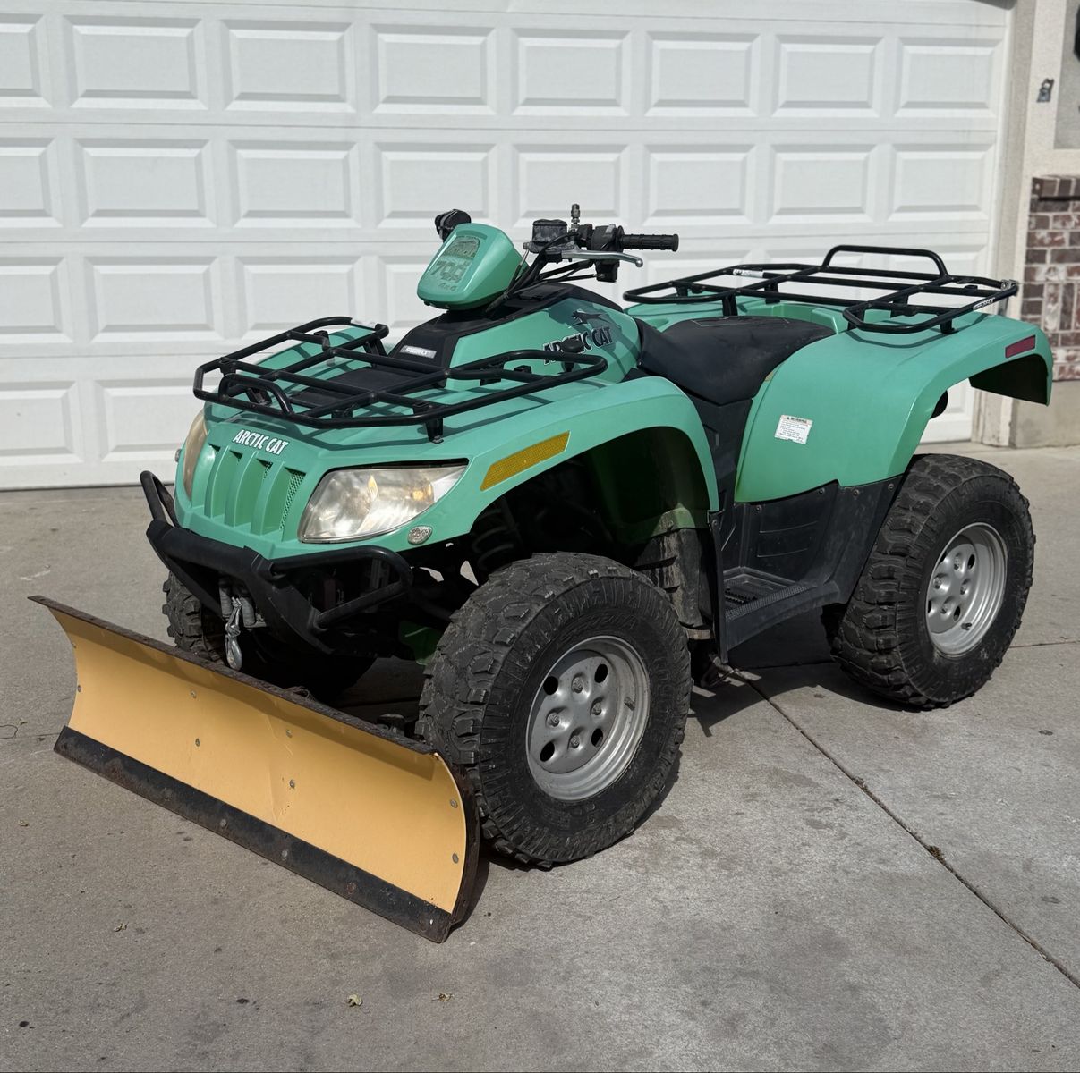 2009 Arctic Cat 700 EFI ATV with Snow Plow and Winch