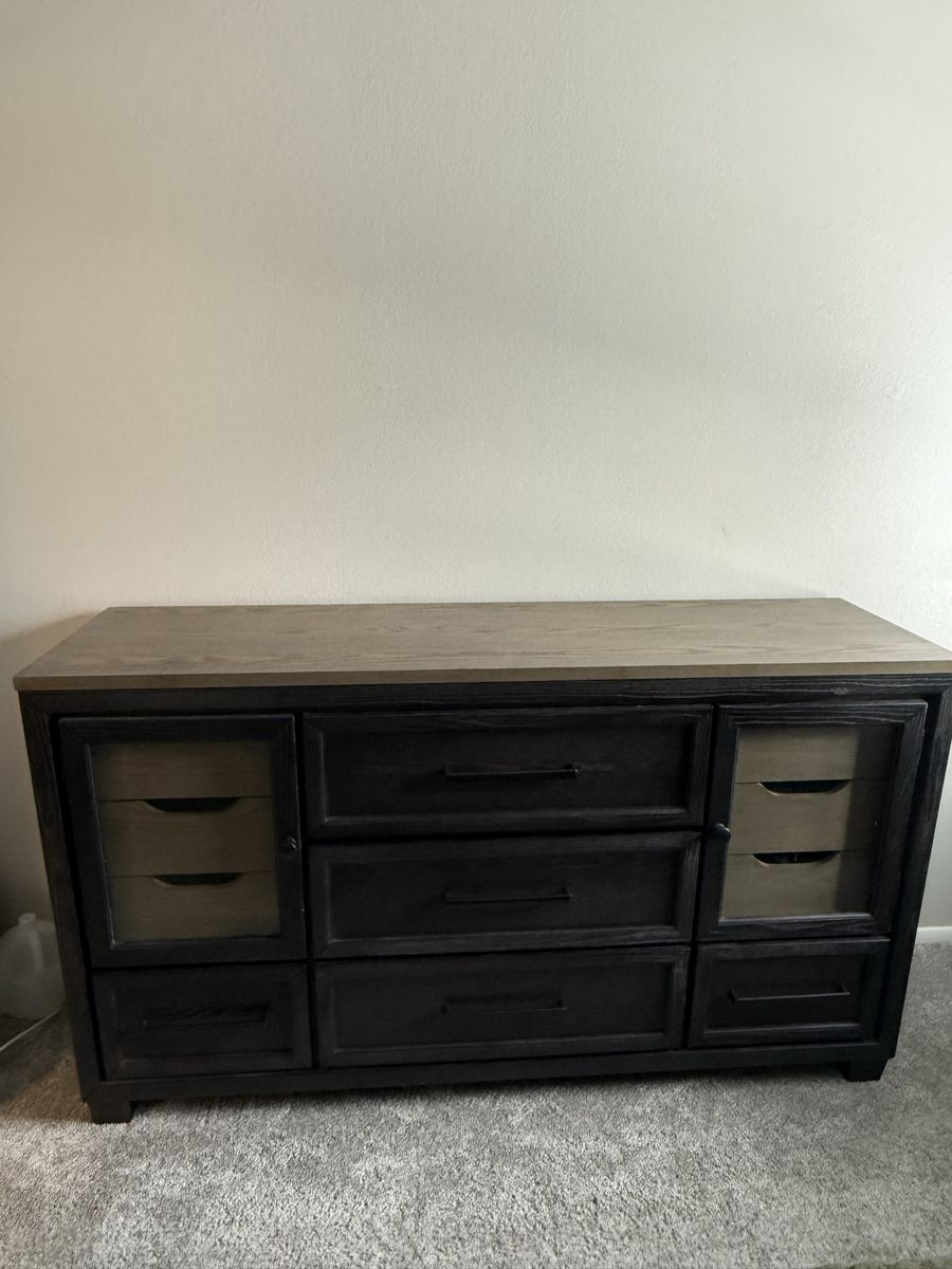 Main image 3