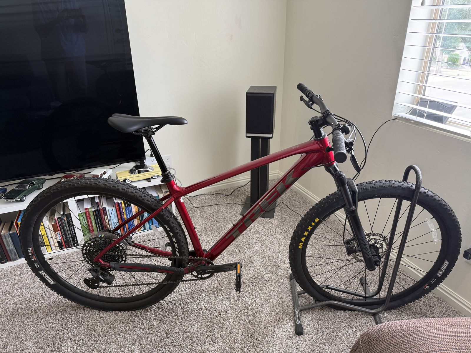 TREK Marlin 8 mountain bike, size L, 29” tires