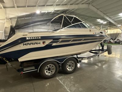1993 MARIAH 2200ZC Super Clean!!