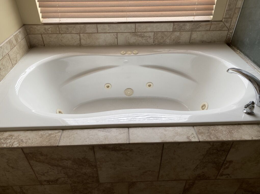 Jetted Tub - Barely Used