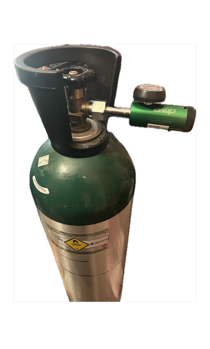 Medical breathing air oxygen tank MM 3400 litres  With regulator