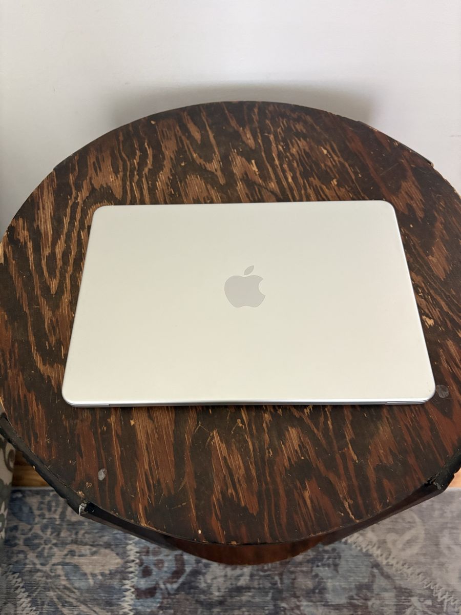 Apple MacBook Laptop - Silver