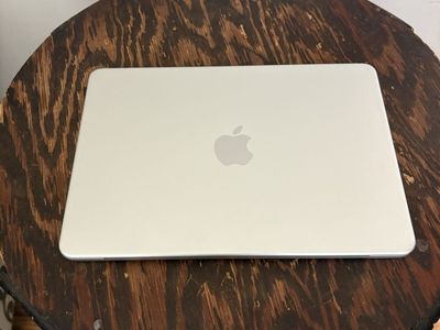 Apple MacBook Laptop - Silver