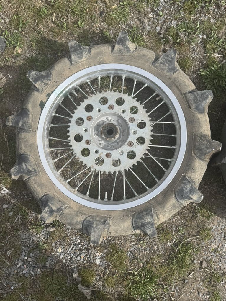 Skat Trak 12 Paddle Dirt With Wheel