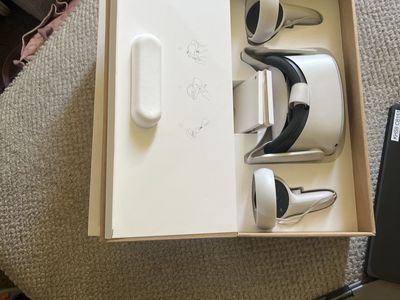 Meta Quest 2 256GB All-In-One VR Headset with Touch Controllers in box one broken tracking ring on right controller