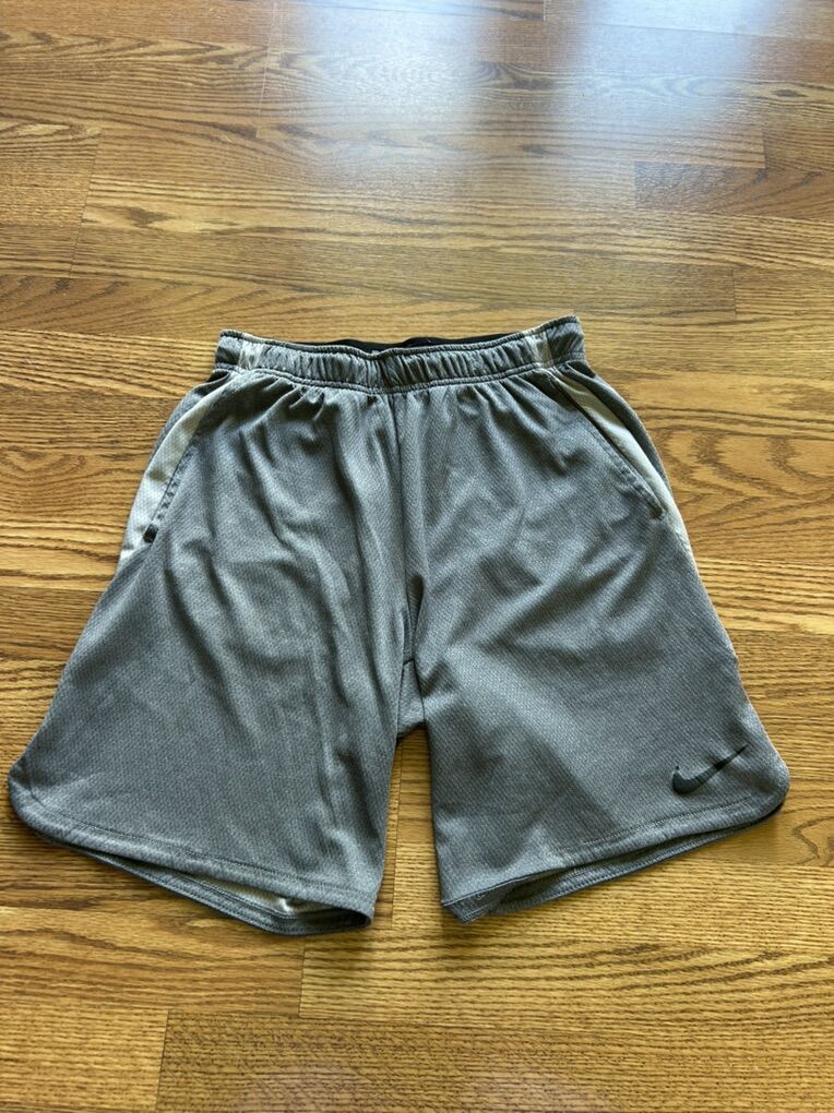 Nike Dri-Fit Gray 9 Unlined Shorts Medium