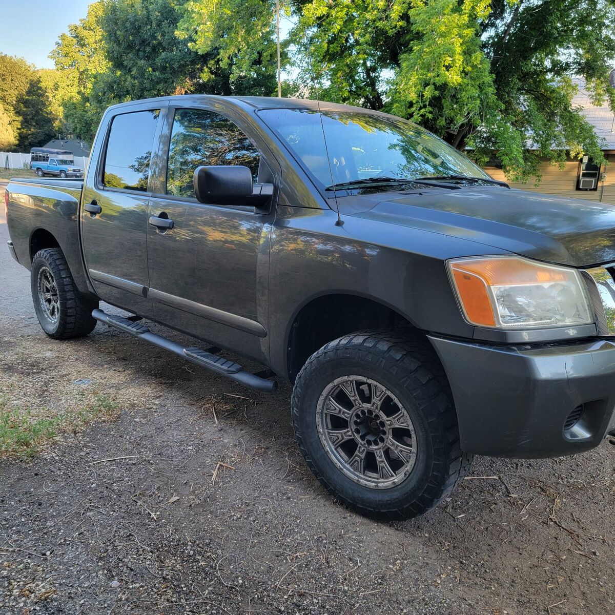 2012 NISSAN TITAN SE