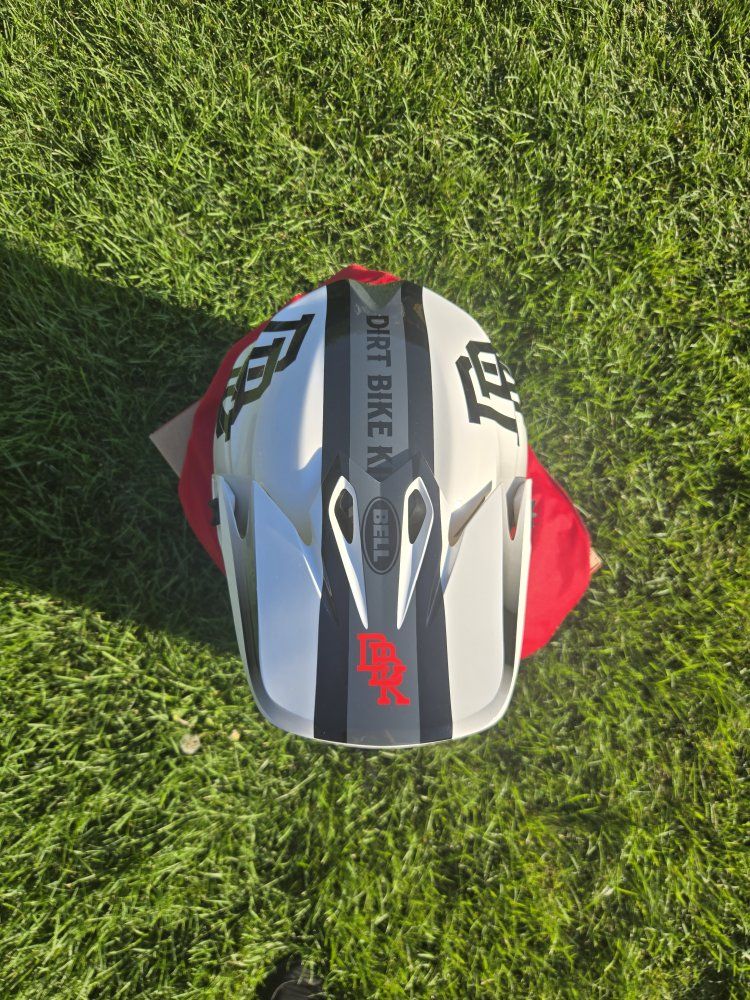 Main image 3