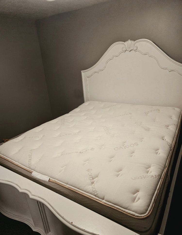 Saatva Classic Plush Soft Cal King Mattress 14.5" - Barely 6 Months Old
