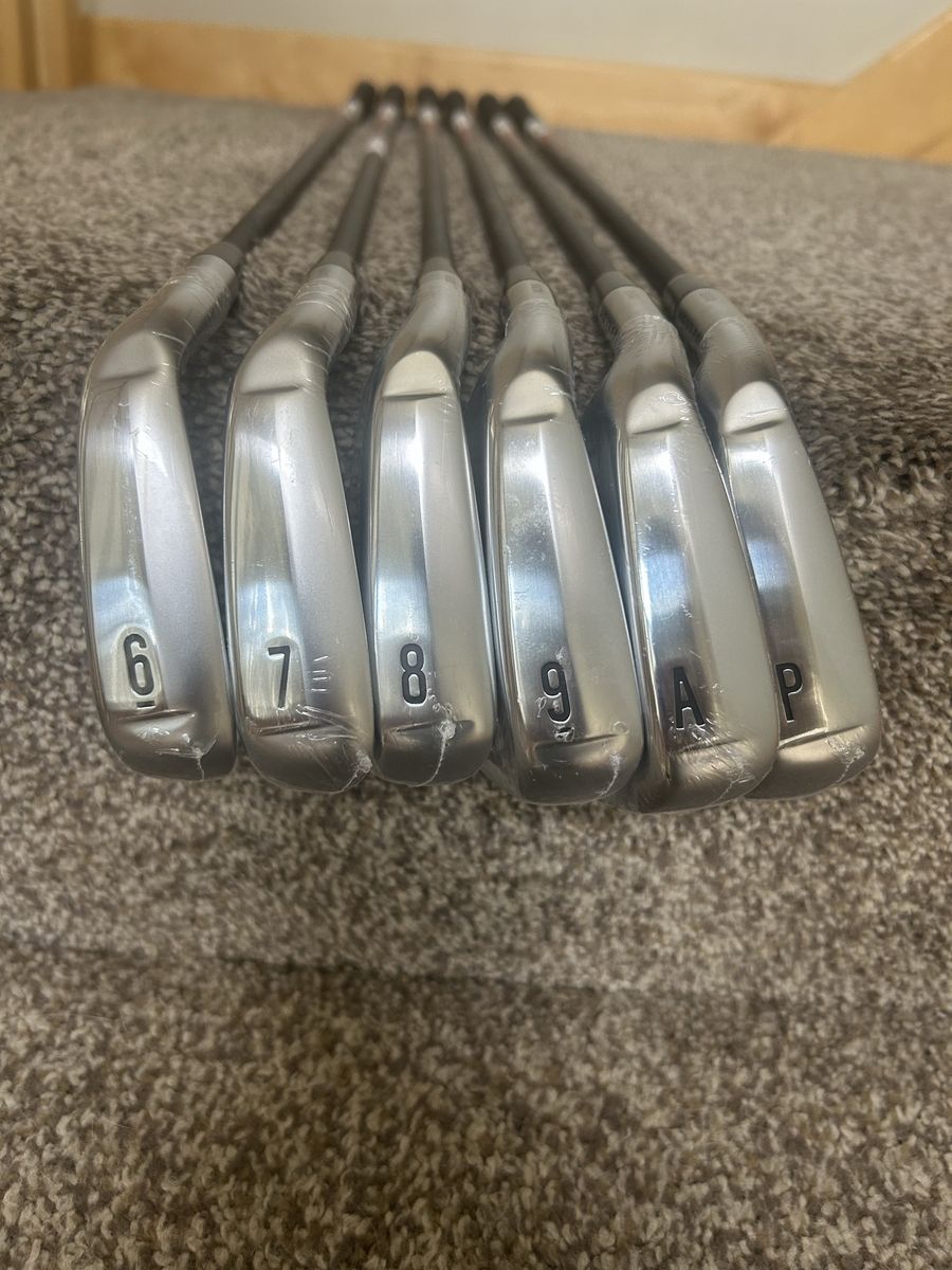 New, New, New. Hard to find Srixon ZXiR HL Left-Handed Iron Set 6-PW, AW, Senior/A-Flex Graphite.