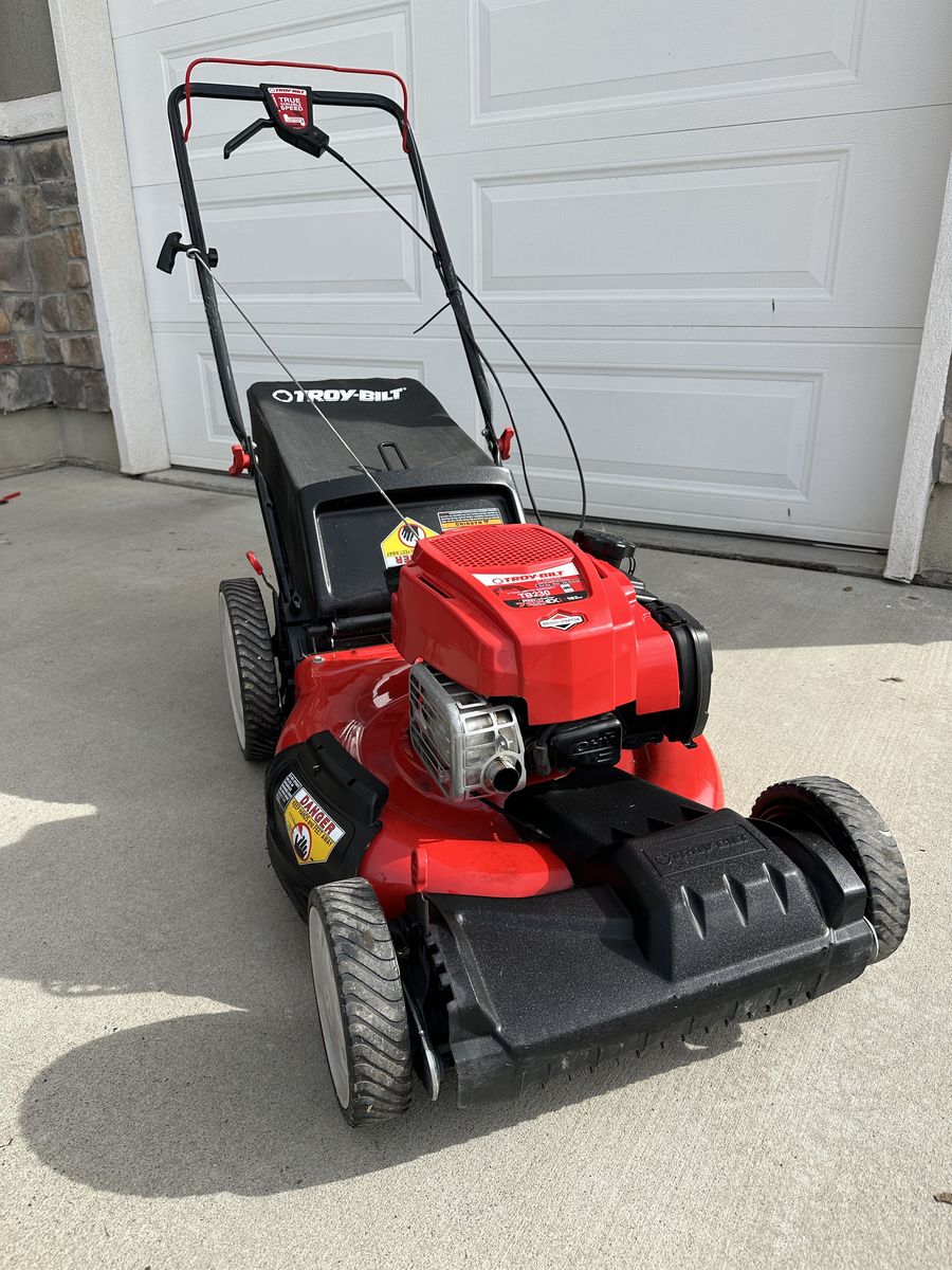 Troy-Bilt 21” Self-Propelled Lawn Mower - Like new