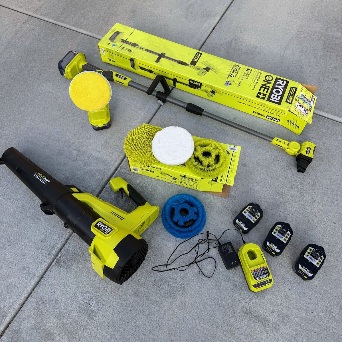 Ryobi 18V ONE+ Bundle – Brushless Blower + Scrubbers + 3 Batteries & Charger – Like New