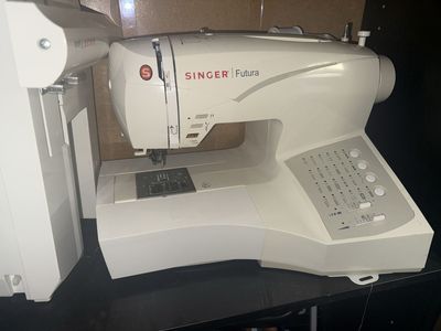 Sewing/ embroidery machine