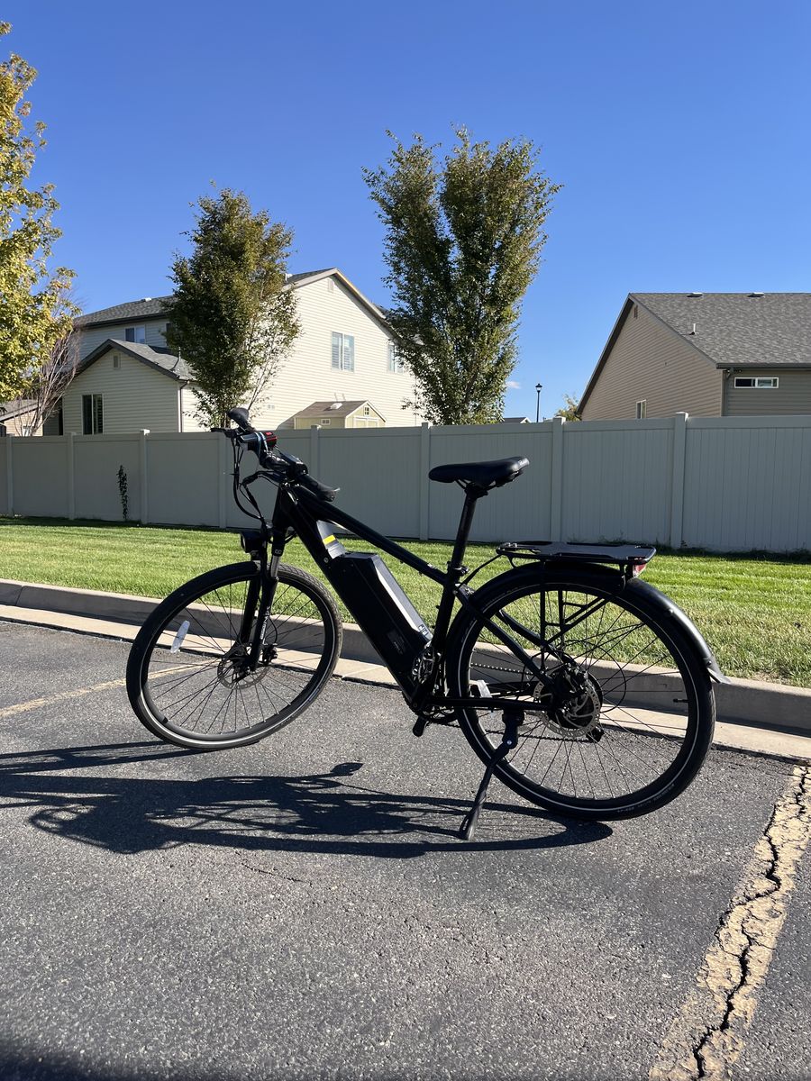 E Bike.   Electric Cross Current X