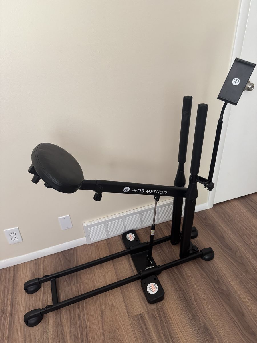 DB method squat machine
