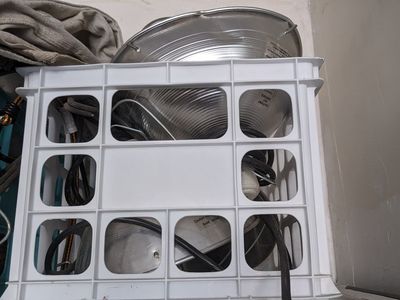 Grow tent w/ Wood Frame and grow lamps