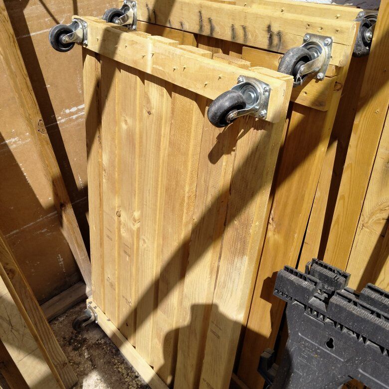 29"x49" cart on wheels