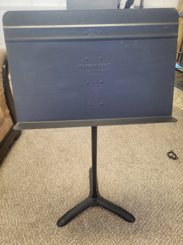 music stand Manhasset
