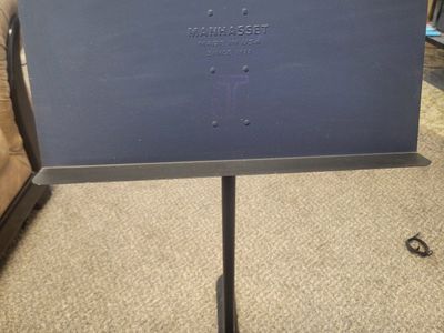 music stand Manhasset