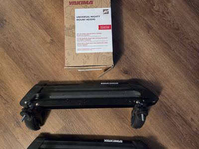 Yakima ski/snowboard roof rack