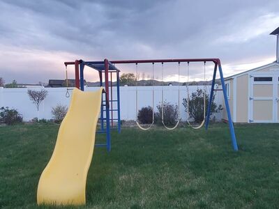 Lifetime Playset – Monkey Bar Adventure (1 Year Old, Great Condition)