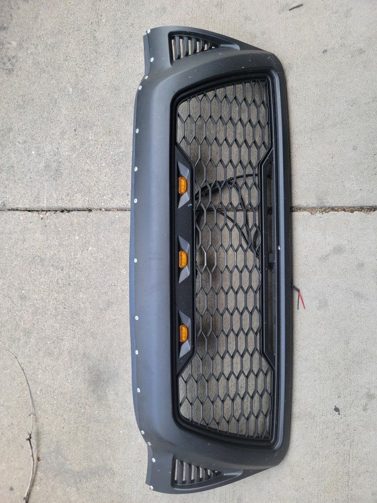 2005 - 2011 Toyota Tacoma Grill