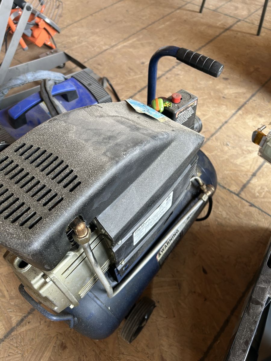6-Gallon Portable Air Compressor