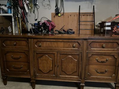 9 Drawer Dresser w/ Mirror