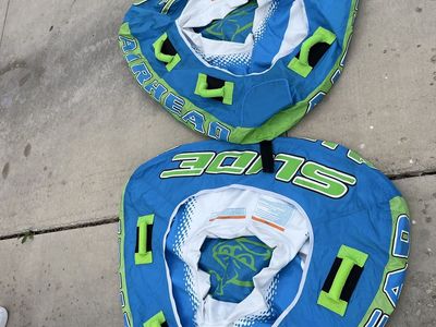 Inflatable towable tubes