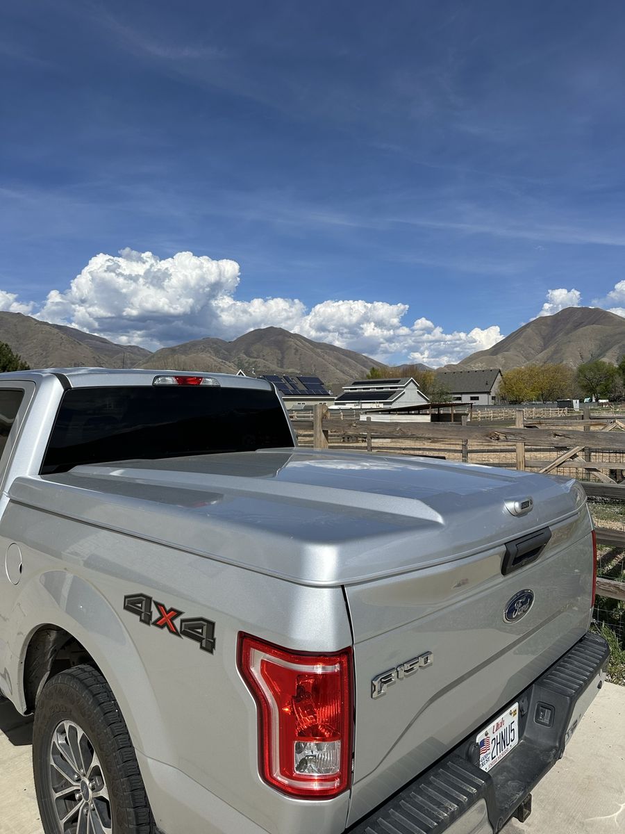 A.R.E Tonneau Fiberglass Cover